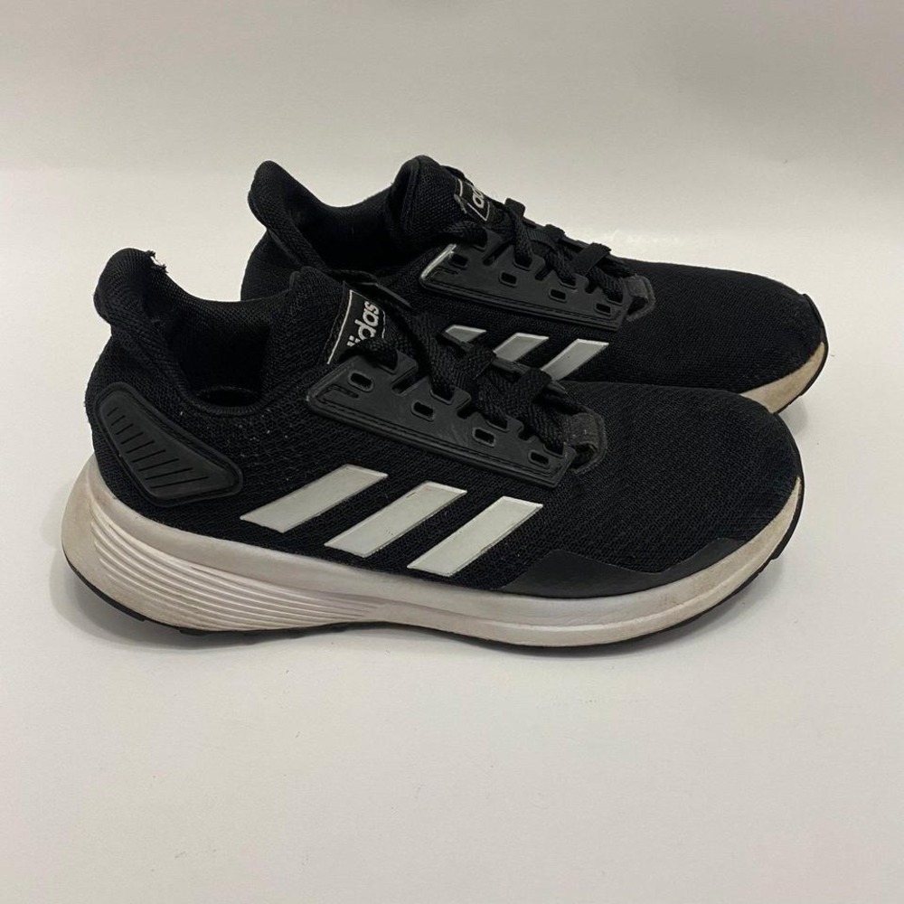 Adidas‎ sneaker